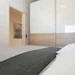 아파트 Am Pier 29 *